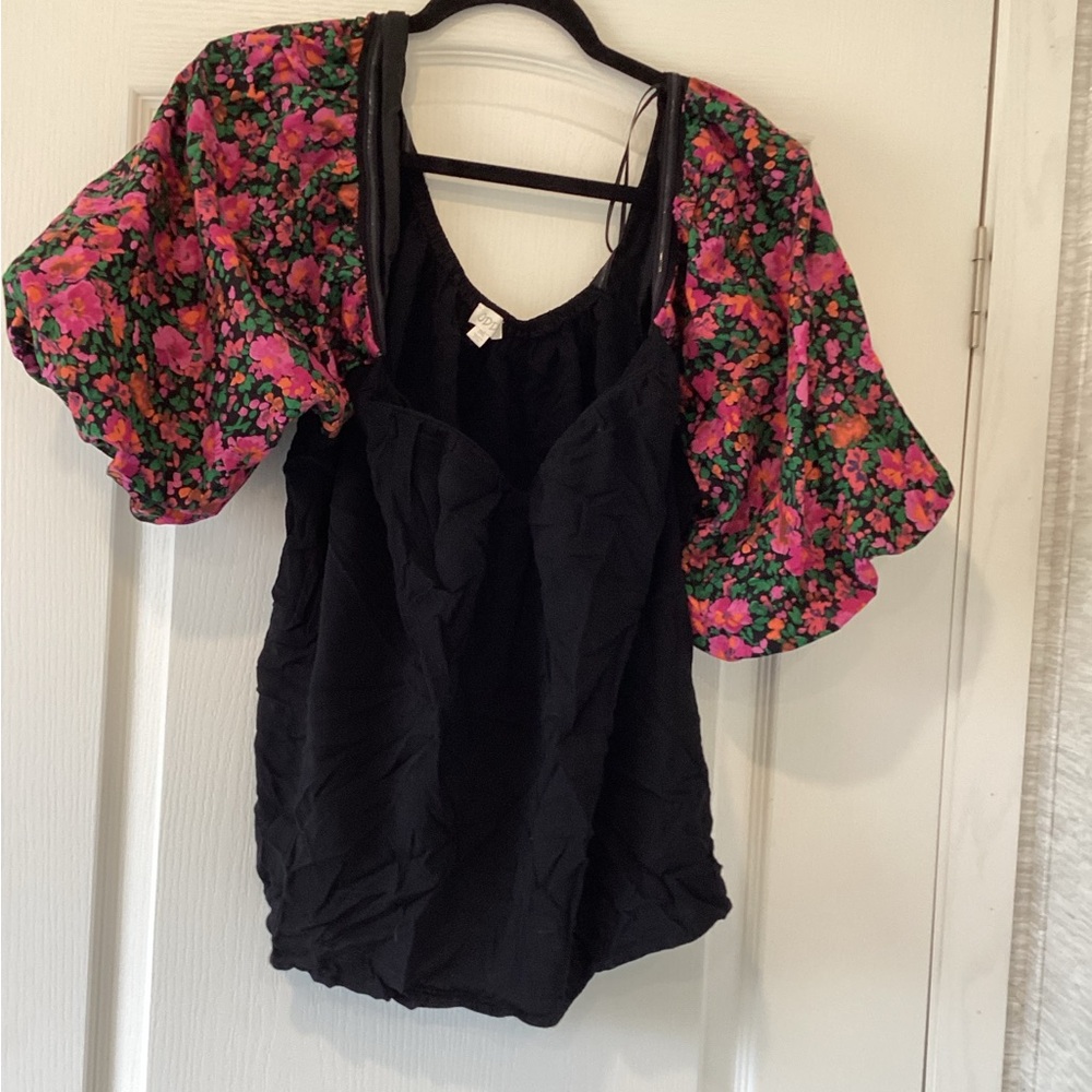 ODDY Black Top with Pink Floral Sleeves size 2XL EUC